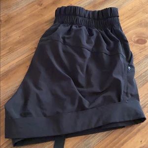 Lululemon Spring Break Away short